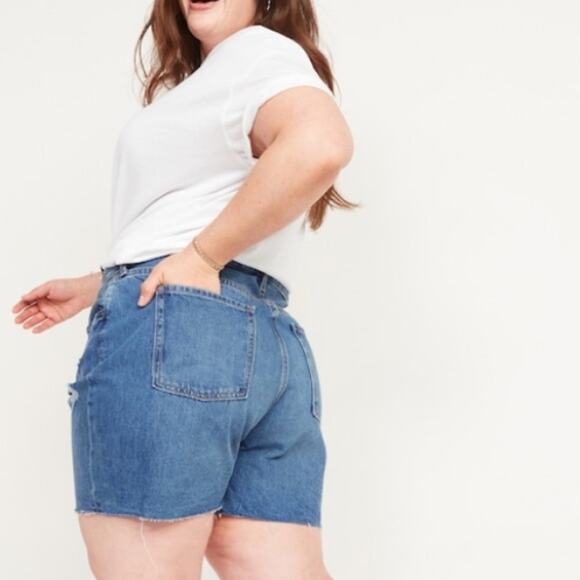 Old Navy med wash High Waisted  Slouchy Straight Cutoff Jean Shorts - Picture 3 of 14